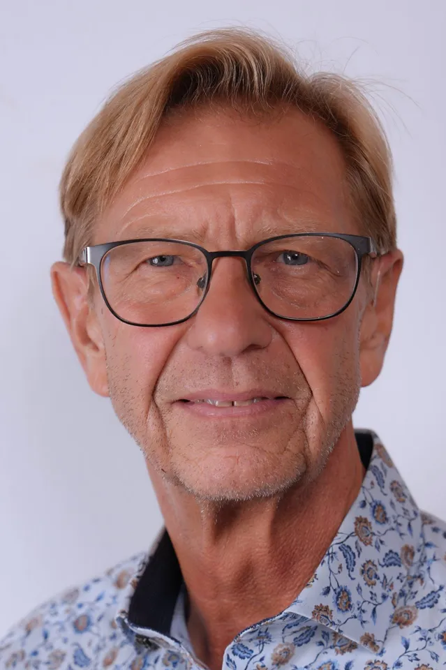 Dr. Winfried Teschauer